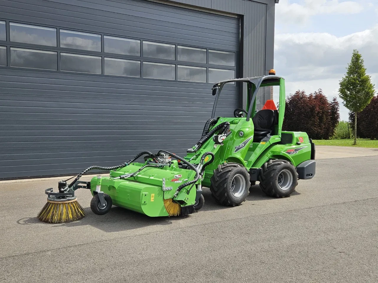 Avant 2025 - 645i Rental mini-shovel afbeelding 10