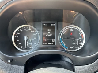 Mercedes-Benz eVito 2023 - 66 kWh / FULL ELECTRIC / SOH 93% / L2H1 / 43.007 KM / INRICHTING / 1e EIG. / CAMERA / 3-ZITS / CRUISE image 21