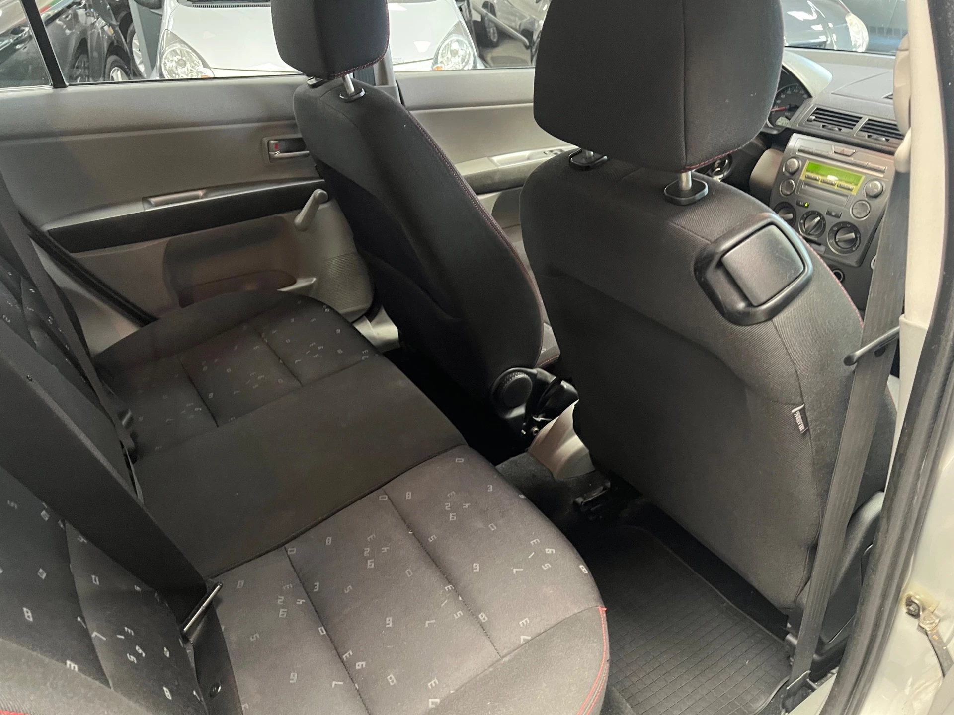 Mazda 2 2004 - 1.4 Exclusive - 2e eigenaar – Airco – 4 nieuwe banden – NAP – Rijklaar. afbeelding 21