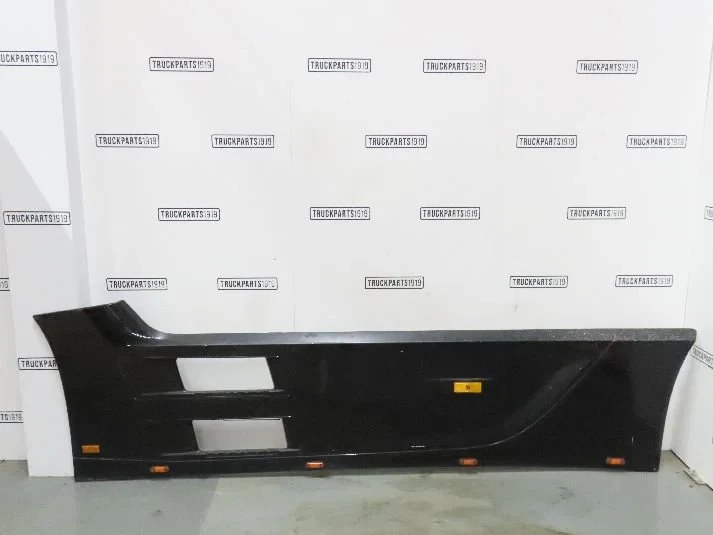 Mercedes-Benz - Body & Chassis Parts Side skirt WB3850 Li. MB Bild 1