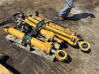 Cat N/A - 214 B FT cylinders imagem 1