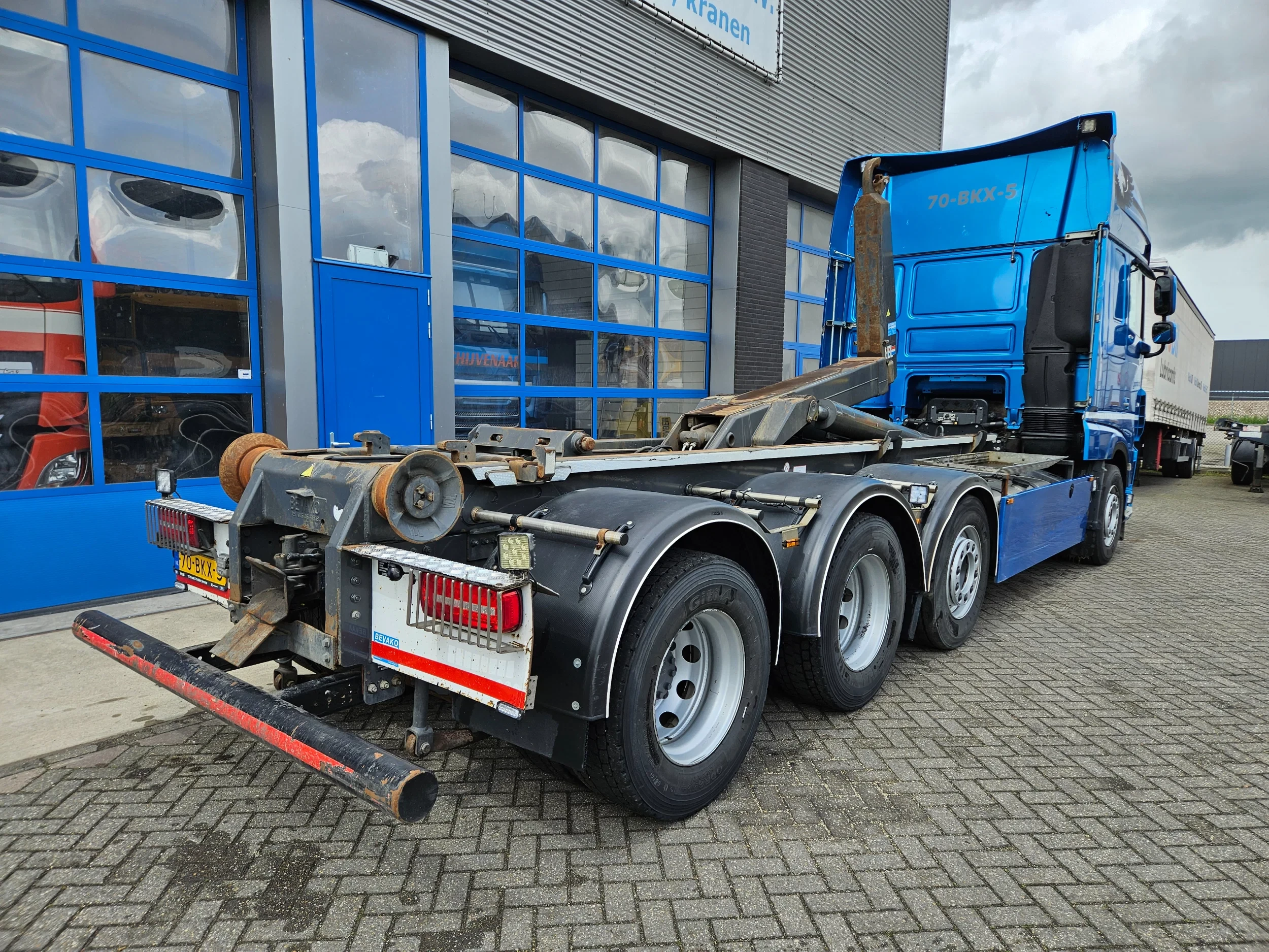DAF XF 530 2018 - 8X2 Haakarm VDL 25 ton afbeelding 8