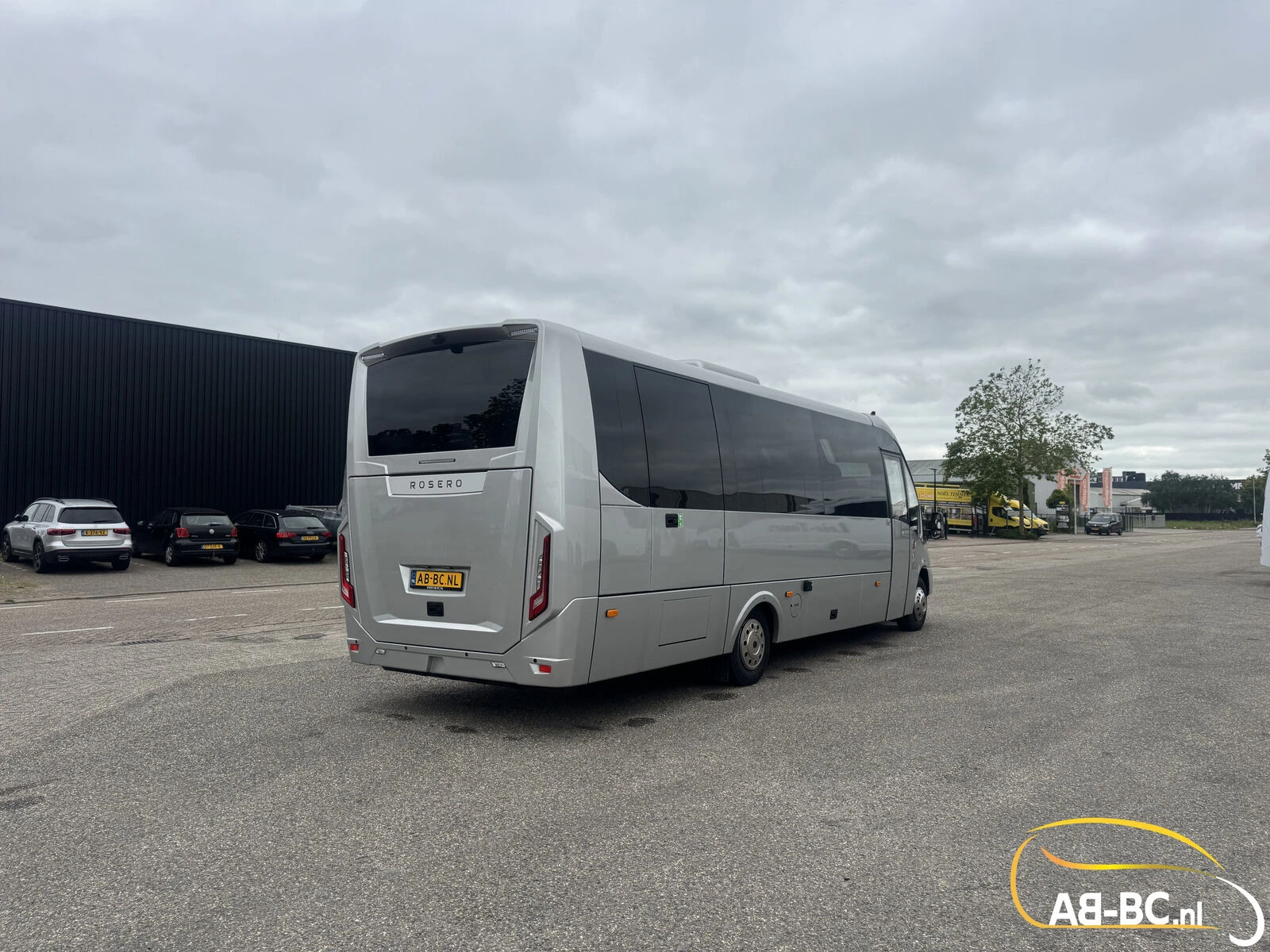 Iveco Rosero First Touring Electra, range 336 km, 24 Seats 2026 obrázek 14