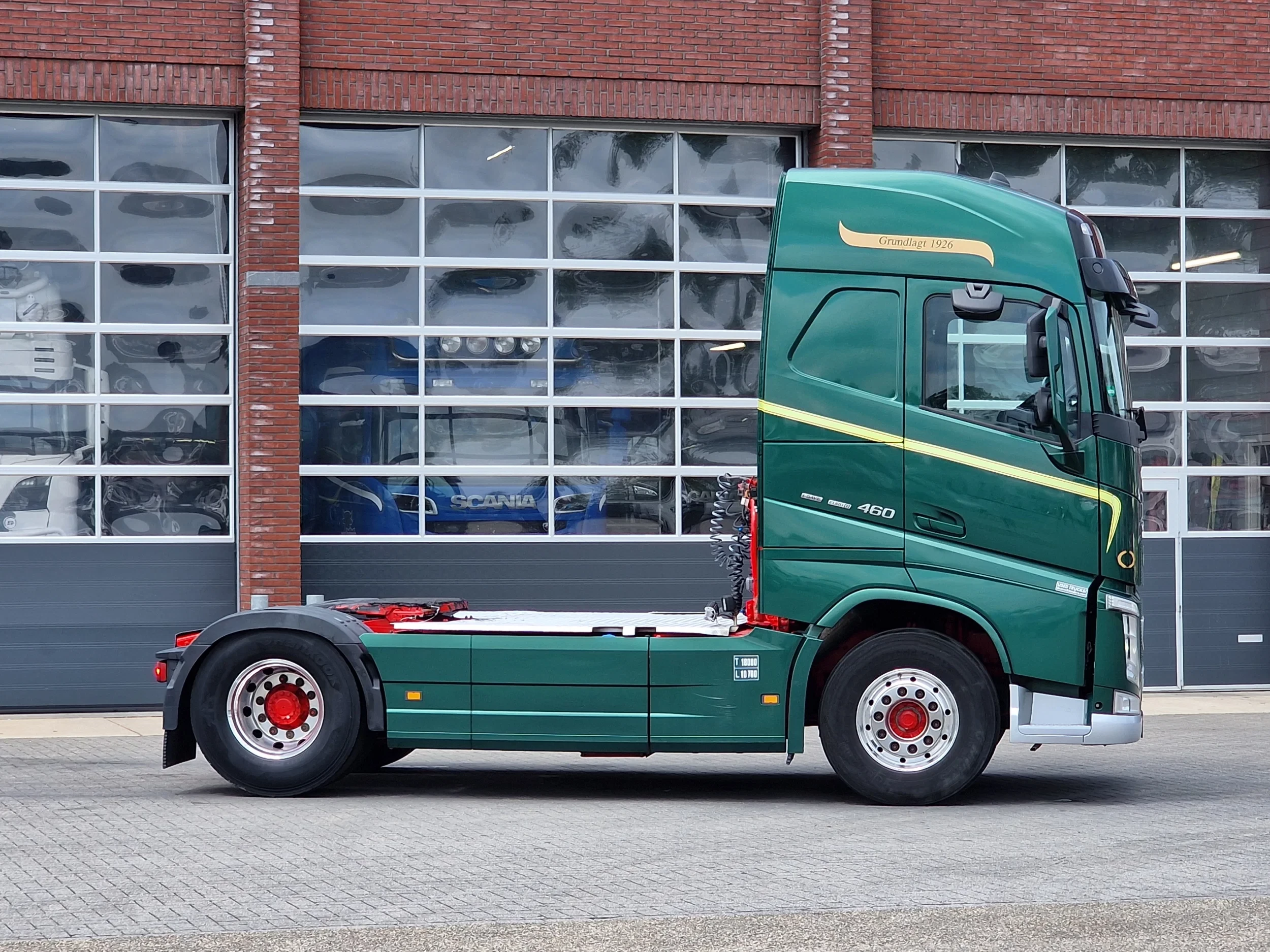 Volvo FH 2019 - 13.460 Globetrotter 4x2 - ADR - Chassis cover - Alloy - Navi image 8
