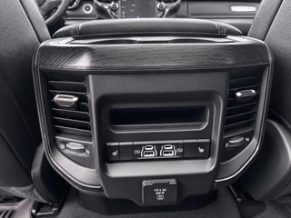 Dodge Ram 1500 2023 - 5.7 V8 4x4 Crew Cab Laramie GT | Virtual cockpit | Panoramadak | Trekhaak 13-polig | LPG | BORLA uitlaatsysteem | obrazek 28