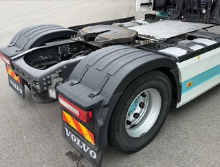 Volvo FH 2018 - 13.420 EURO 6 FULL SPOILER 2X TANKS ONLY 665.000 KM TOP CONDITION NL-TRUCK immagine 17