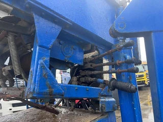 International 4600 1989 - 4x2 210HP + TEUPEN hyLIFT obrazek 14