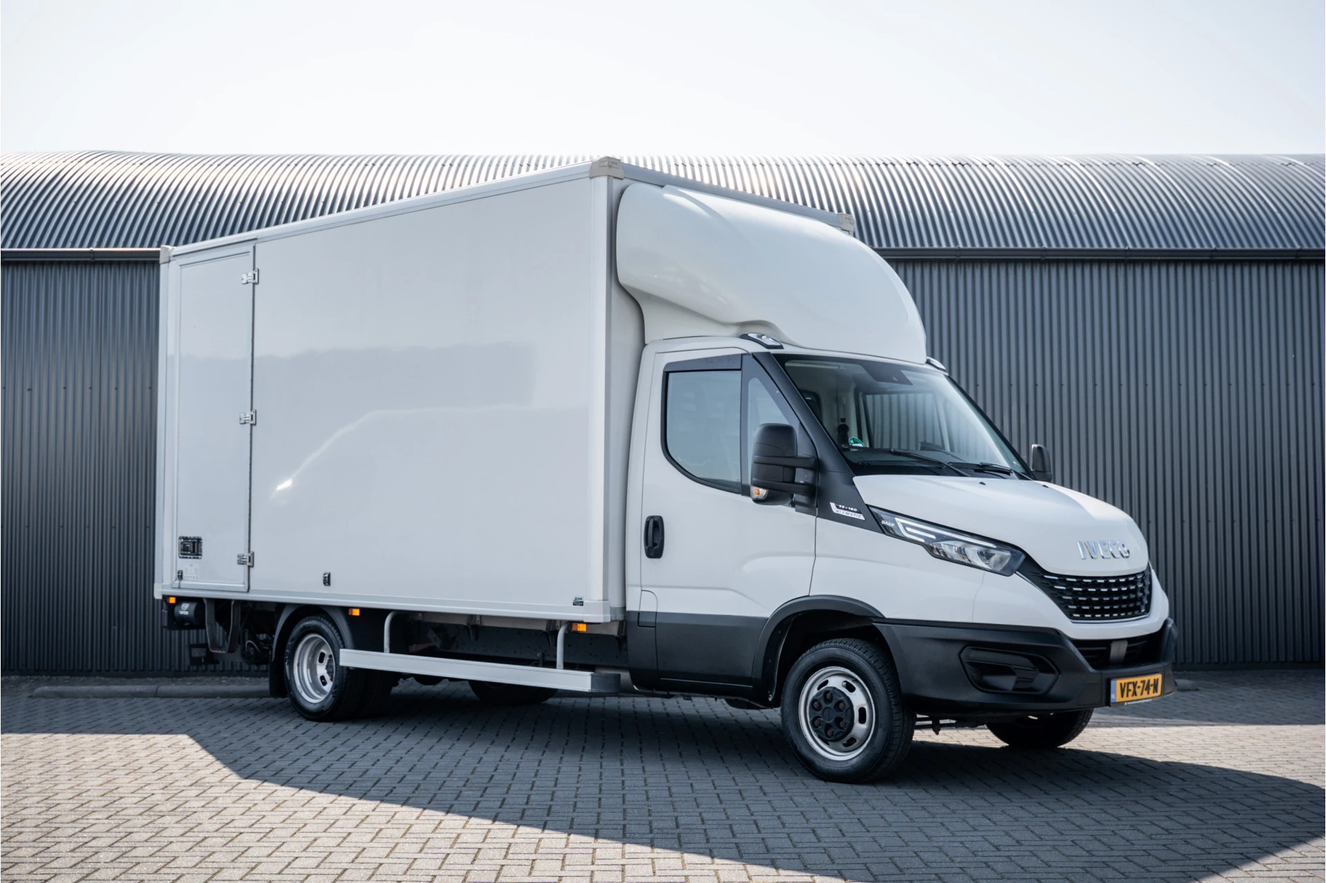 Iveco Daily 2020 - 35C18 | 3.0L | 180 PK | Bakwagen met laadklep | Zijdeur | Automaat | N1 | Cruise | Airco immagine 4