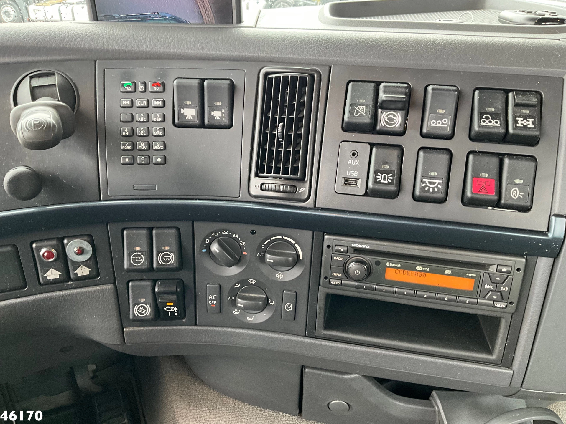 Volvo FH 2012 - 420 8x4 HMF 22 Tonmeter laadkraan image 20