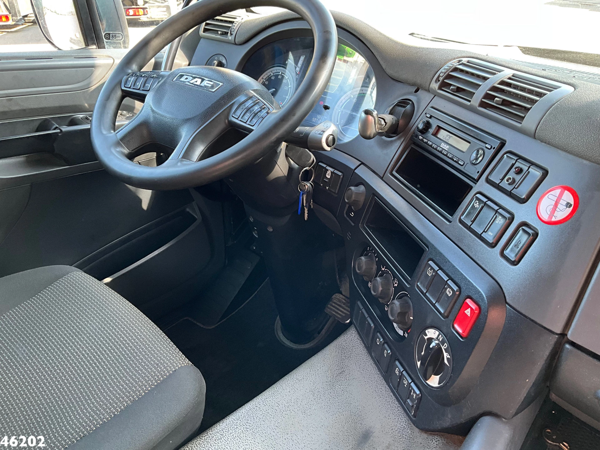 DAF FAN CF 370 Euro 6 Palfinger 13 Tonmeter laadkraan 2014 image 12