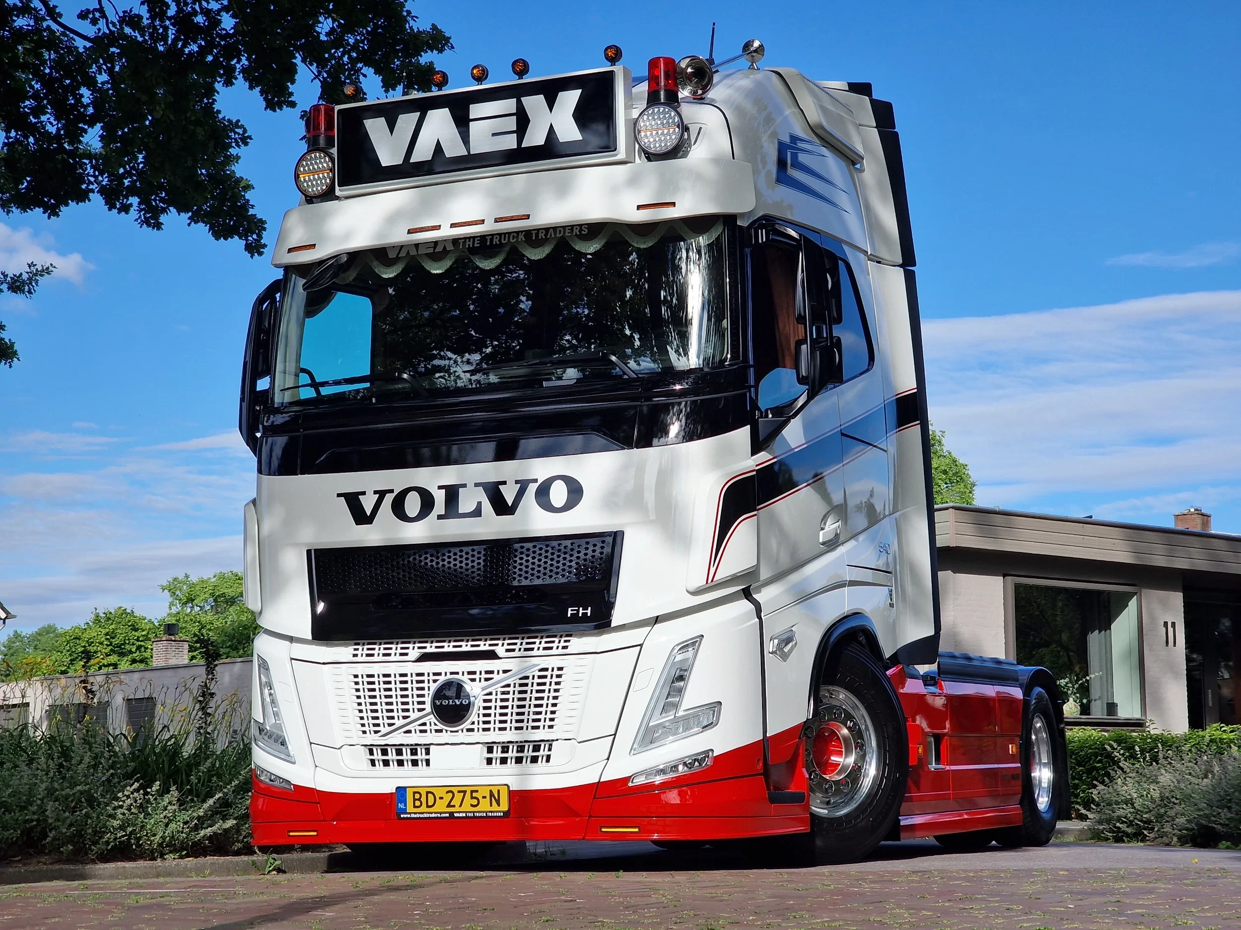 Volvo FH 2026 - 540 Aero Globetrotter XL 4x2 - New - Full spec - Show Truck - BUFFL interior - Retarder - I parkcool - Full air immagine 18