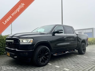 Dodge Ram 1500 2018 - 4X4 5.7 V8 4x4 Crew Cab Laramie black out lpg imagem 2