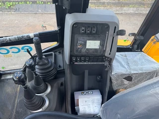 JCB N/A 2025 - 3 CX ECO 6 in 1 bucket ( UNUSED ) imagen 8