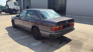 Mercedes-Benz E-Class 1990 - E200 bild 7