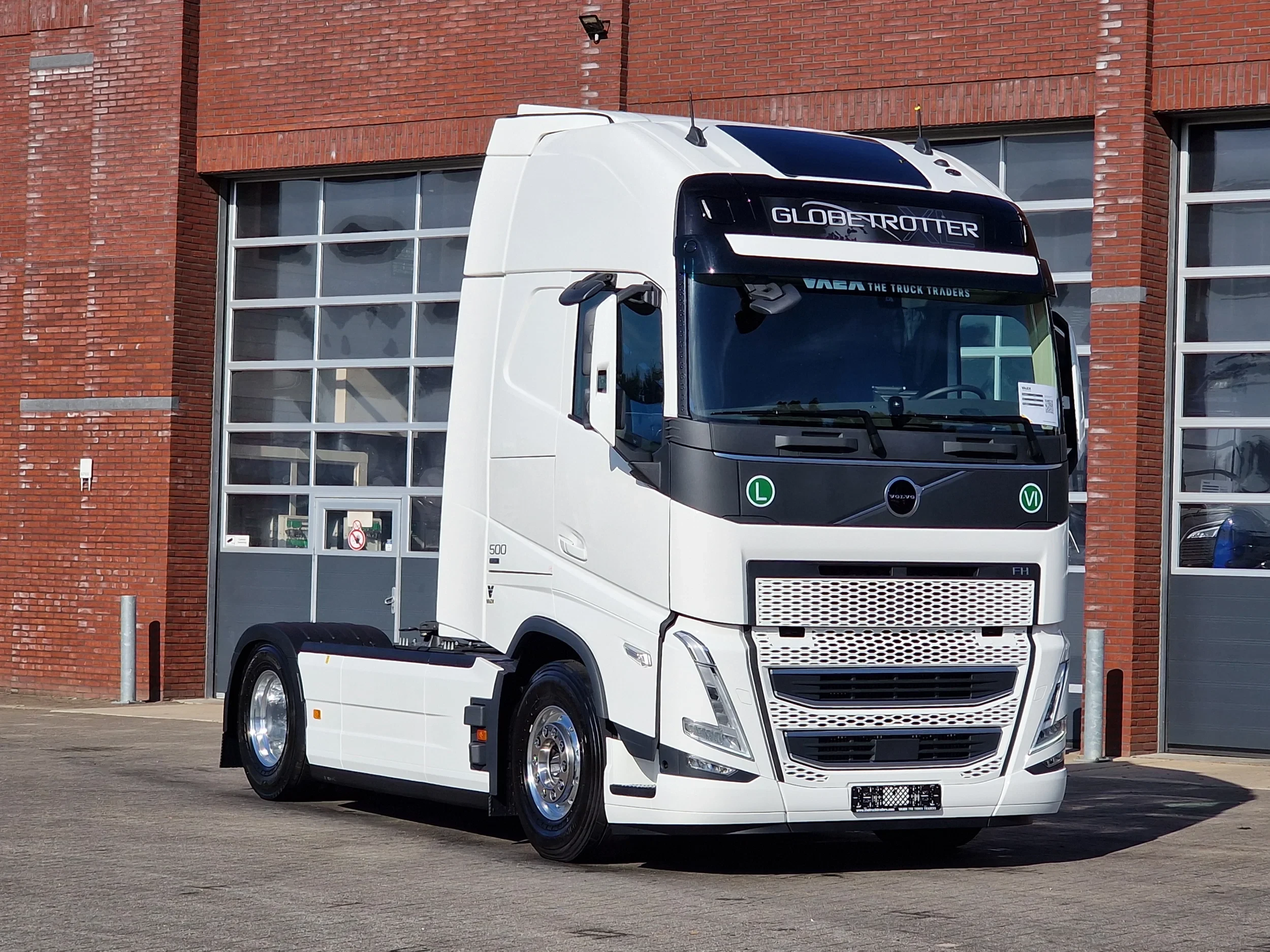 Volvo FH 2026 - 13.500 Globetrotter XL 4x2 - NEW - Full spec - Retarder - I parkcool - Full air - afbeelding 1