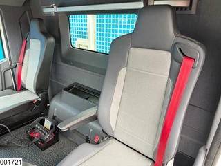 Renault N/A 2018 - C 380 6x4, EURO 6, Palfinger, Remote image 9