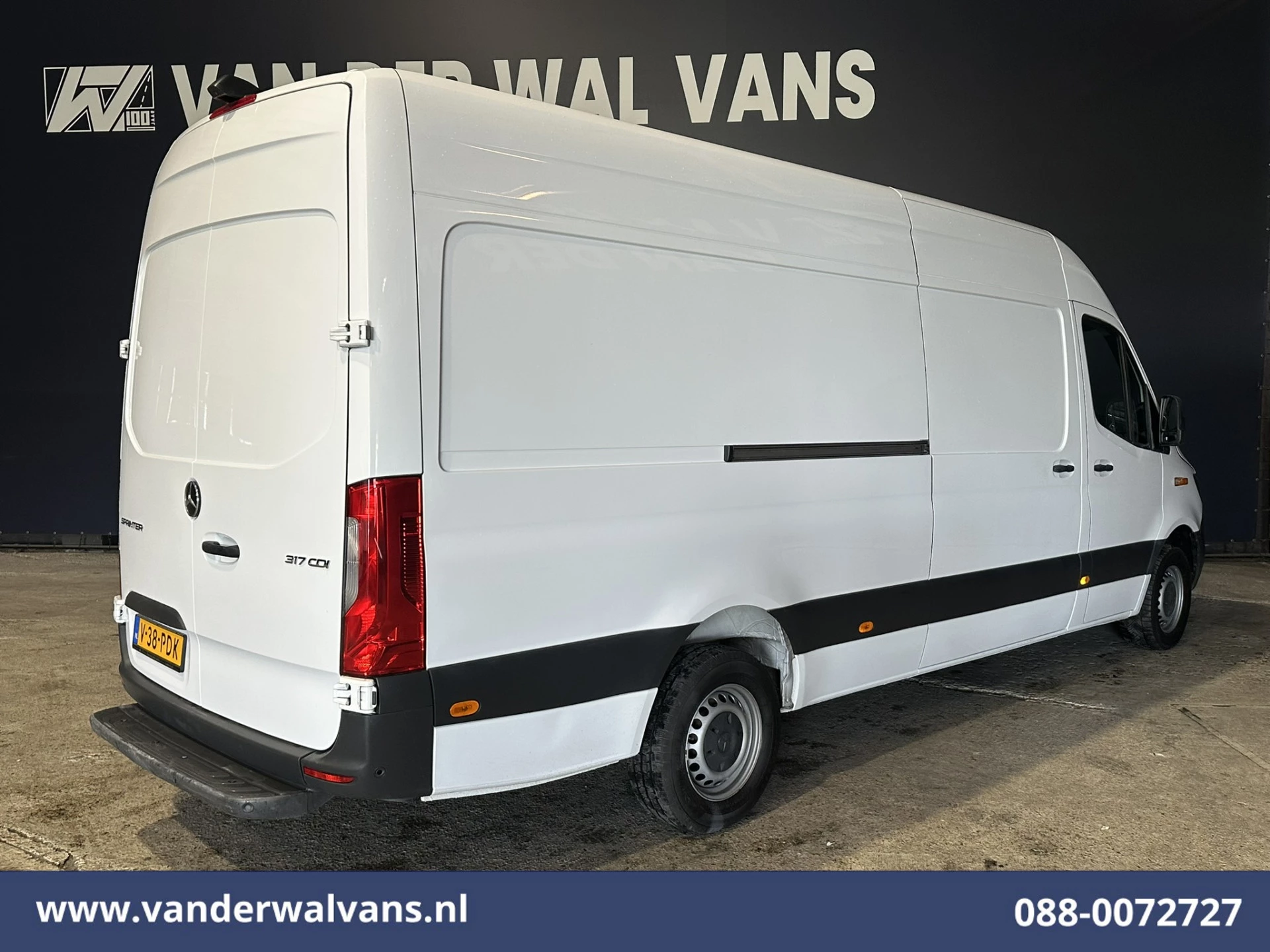 Mercedes-Benz Sprinter 2023 - 317 CDI 170pk L3H2 Euro6 Airco | 360 graden Camera | Navigatie | Apple Carplay | Cruisecontrol image 14