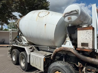 Liebherr 804 FSL 2015 - 804 FSL / 8m³ / WATERTANK 500 LITER / POMP NOT INCLUDED / ! EMPTY ! / 2015 bild 2