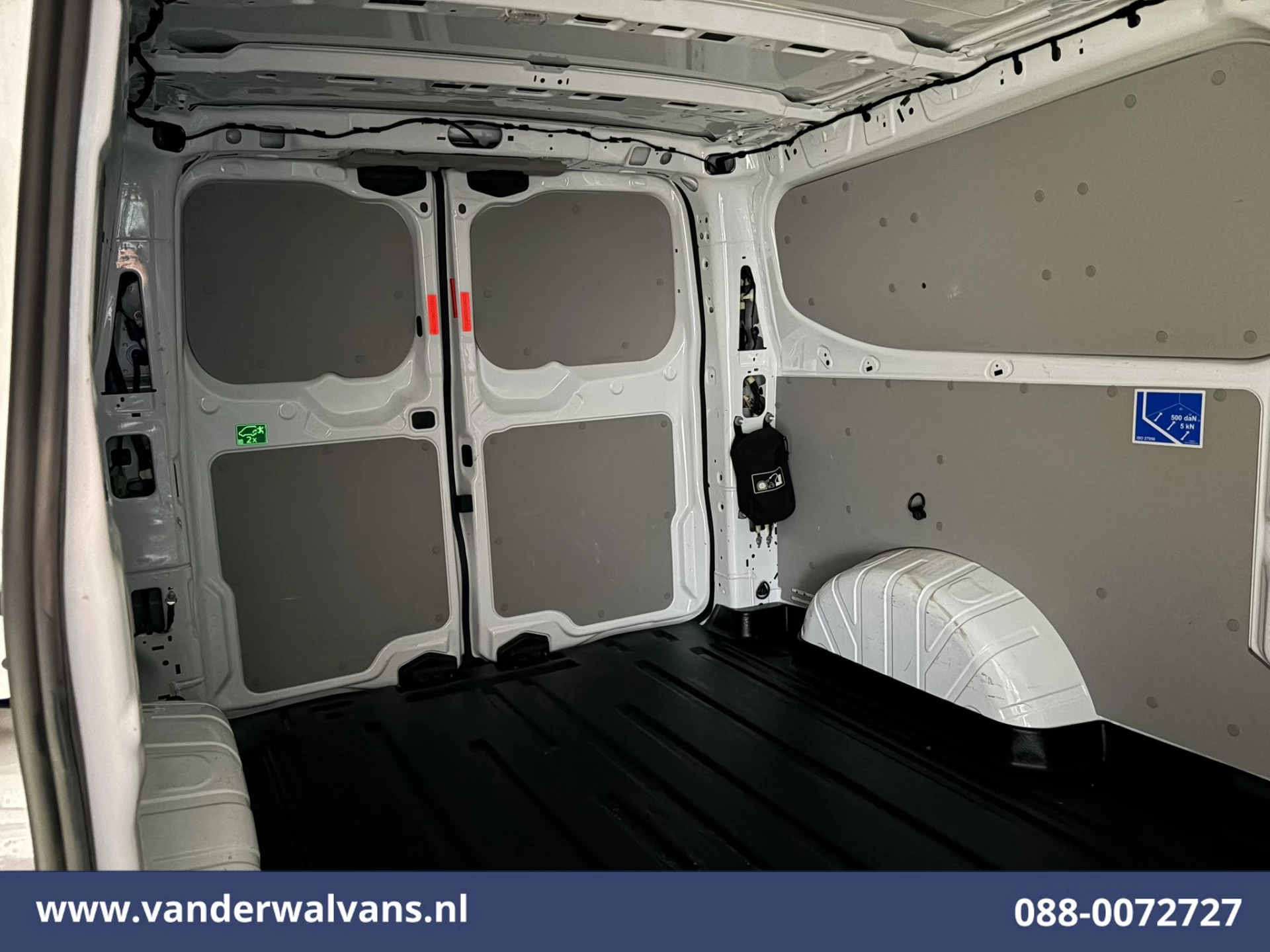 Ford Transit Custom 2024 - 2.0 TDCI 136pk L2H1 Euro6 Airco | Camera | Apple Carplay | LED изображение 15