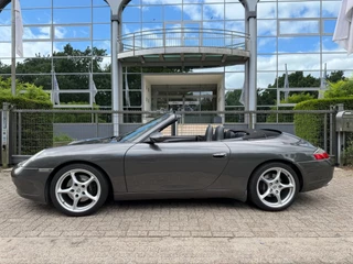 Porsche 911 2000 - Cabrio 3.4 Carrera aut 133981 km Nieuwstaat ! afbeelding 2 miniatuur