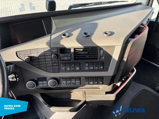 Volvo FH 2019 - 460 6x2 Suitable for ADR + Xenon obrazek 11