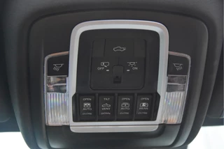 Dodge Ram 1500 2024 - 5.7 V8 4x4 Crew Cab Longhorn zdjecie 18