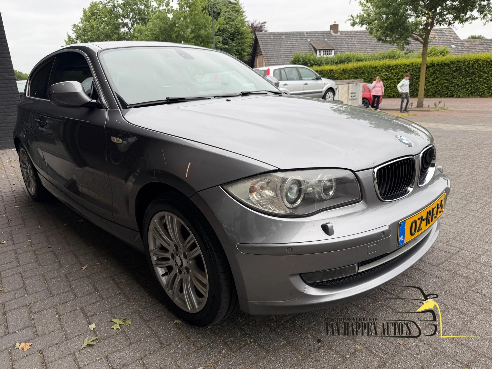 BMW 1 Serie 2011 - 120i Business Line Ultimate Edition / automaat / apk 7-2027 afbeelding 3