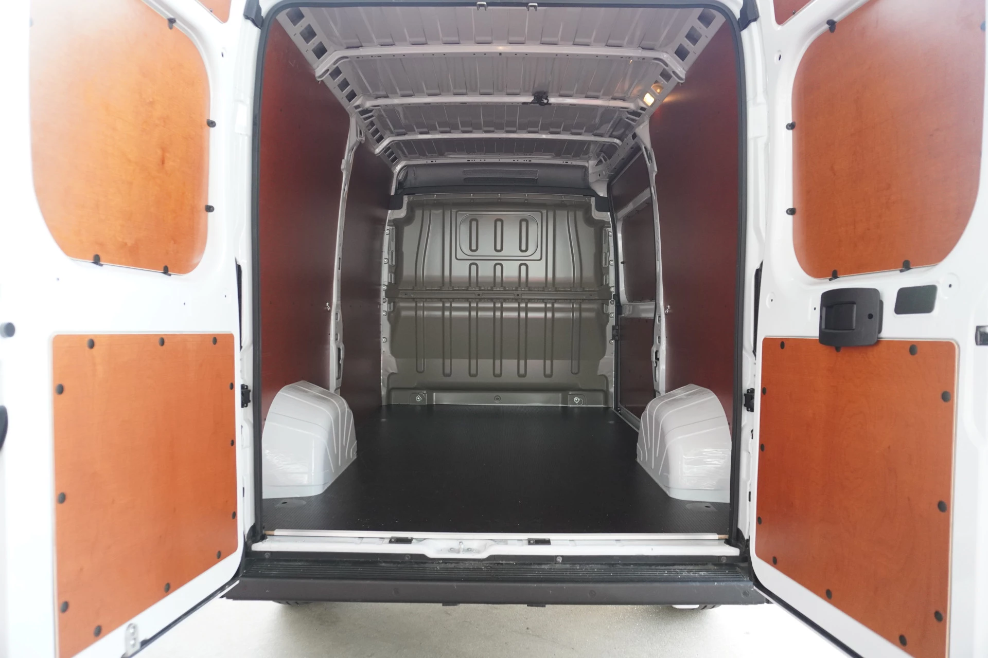Citroën Jumper 2024 - 2.2 BlueHDi 140PK S&S L2H2 3.5t Automaat obrázek 12