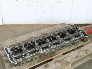 Mercedes-Benz - Engines & Parts Nokkenashuis compleet MB OM471 afbeelding 2 miniatuur