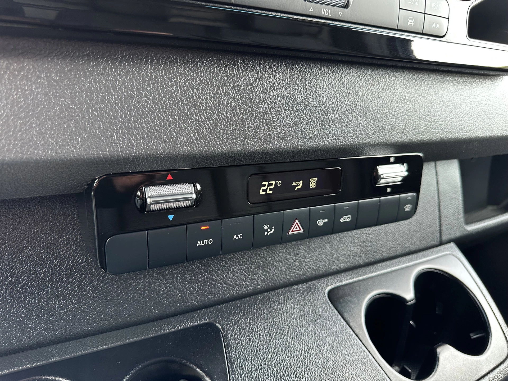 Mercedes-Benz Sprinter 2024 - 317 CDI 9G-TRONIC RWD / L2H2 / FACELIFT / TREKHAAK 3.5T / CAMERA / BLINDSPOT / DISTRONIC / ADAPTIVE CRUISE / ECC / STOELVERW.......ZEER COMPLEET immagine 17