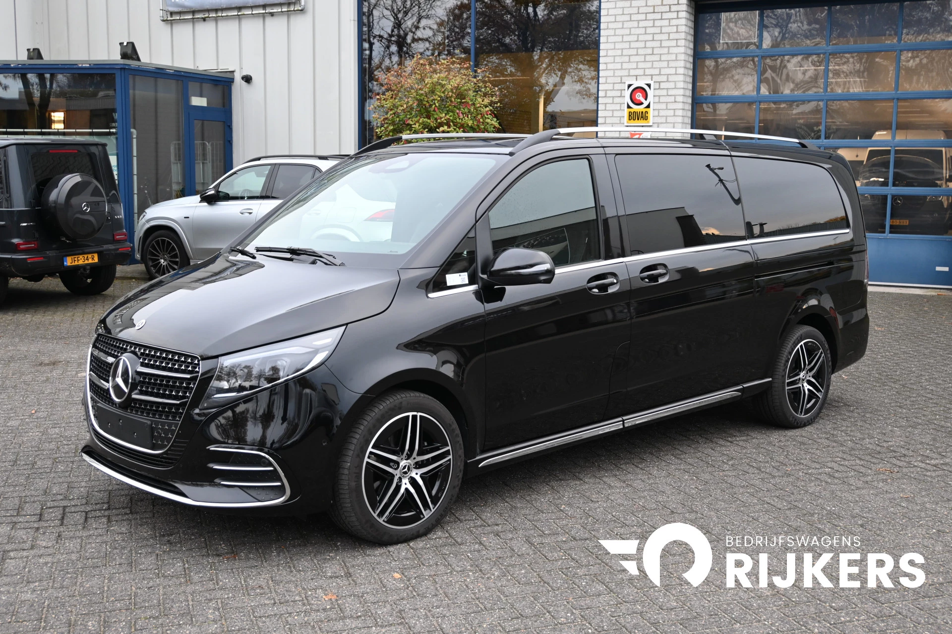 Mercedes-Benz V-Class 2024 - 300d 4-Matic AMG DC L3 XL image 1