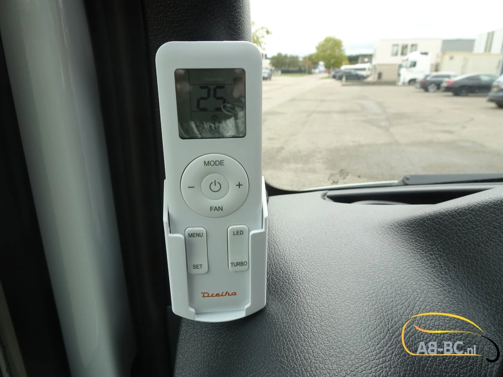 Mercedes-Benz eSprinter - 17 Seats Electric Range: 465 km Bild 50
