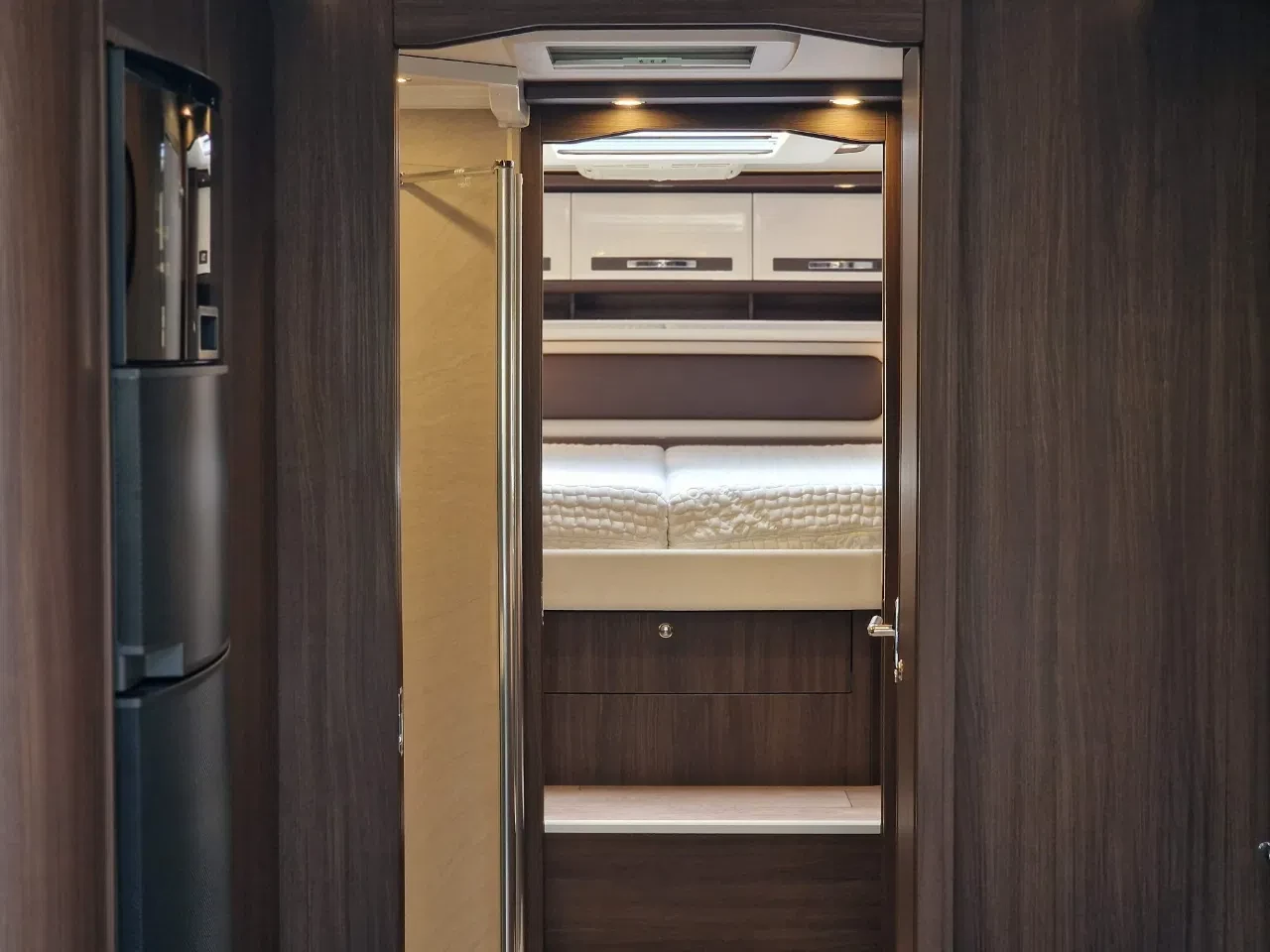 Mercedes-Benz 2018 - Morelo Palace Liner 97 GO Slide-Out 300pk Slide-Out + Smart Garage afbeelding 75