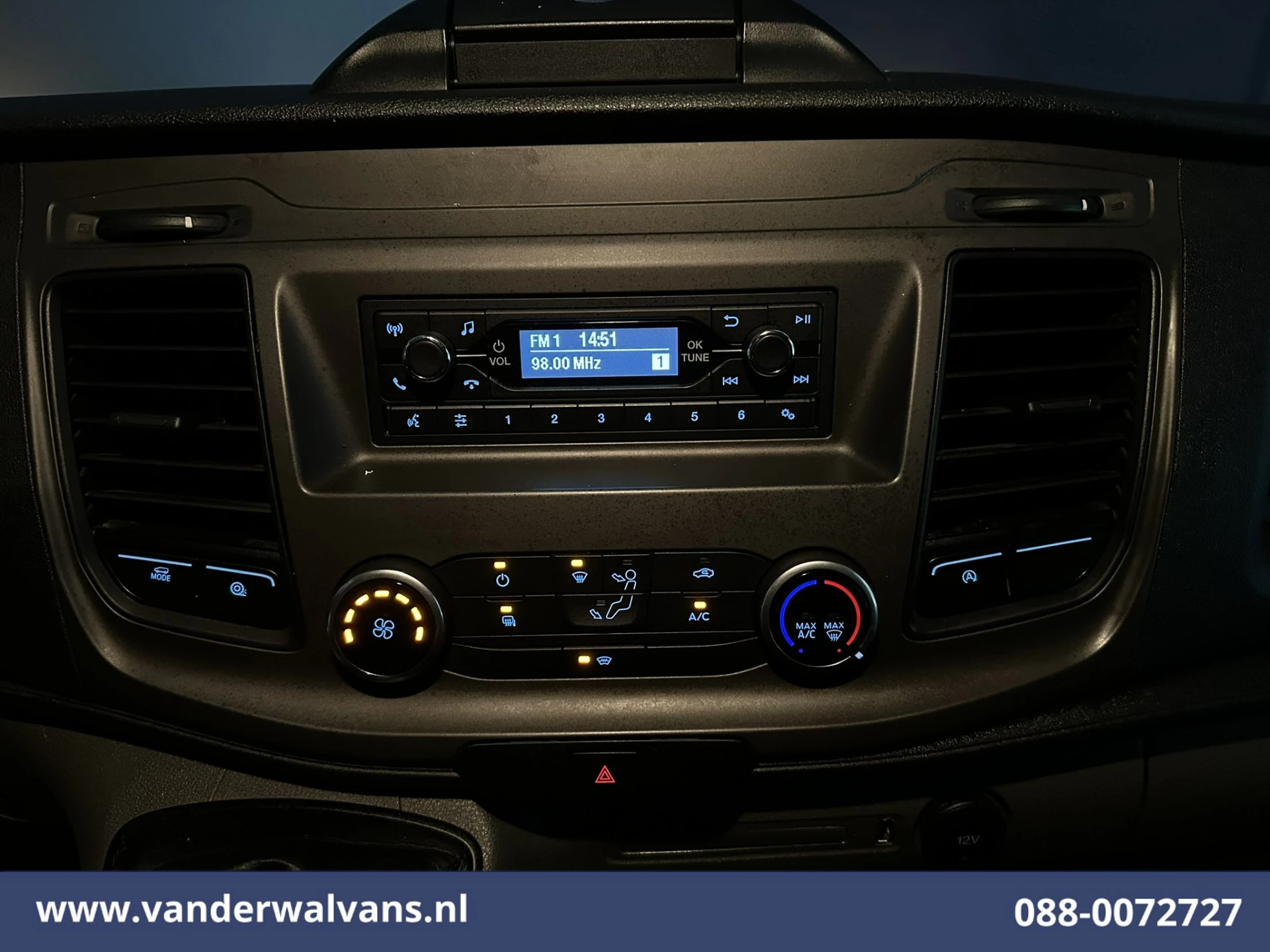 Ford Transit 2022 - 2.0 TDCI 160pk Bakwagen Laadklep Euro6 Airco | 1040kg laadvermogen | Cruisecontrol | Verwarmde voorruit obrázek 16