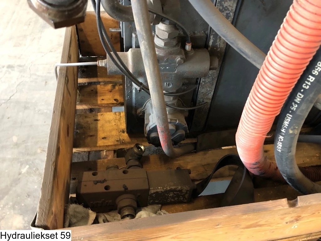 Universeel - Pump, tank and hydraulic hoses obrázek 3