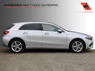 Mercedes-Benz A-Klasse 2023 - 250e AUT8 Luxury Line DISTRONIC <<FACELIFT>> afbeelding 1 miniatuur