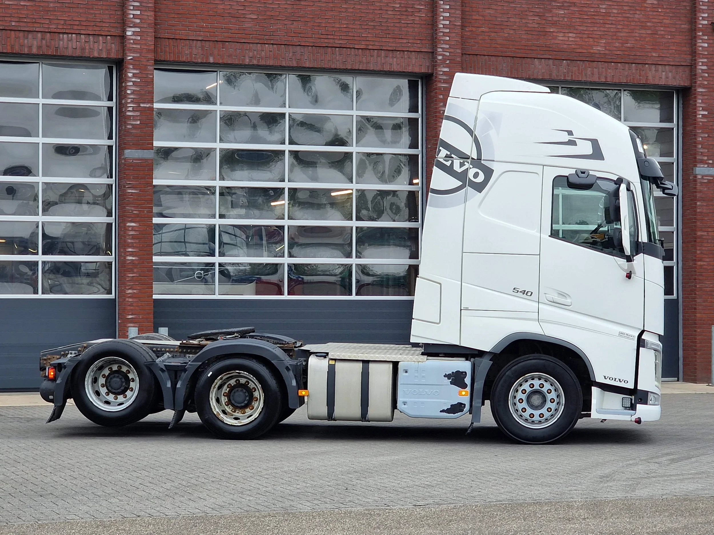 Volvo FH 2018 - 13.540 Globetrotter 6x4 Lift axle - PTO/Hydraulic - 3.20 WB obrázek 10