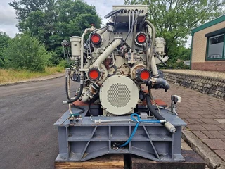 Engines TBD 620 V16 1997 image 3 thumbnail