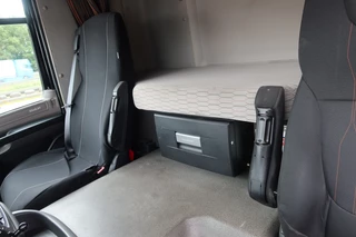 DAF CF 410 2018 - Bak +Dhollandia 2000 kg klep. Black Edition obrazek 5