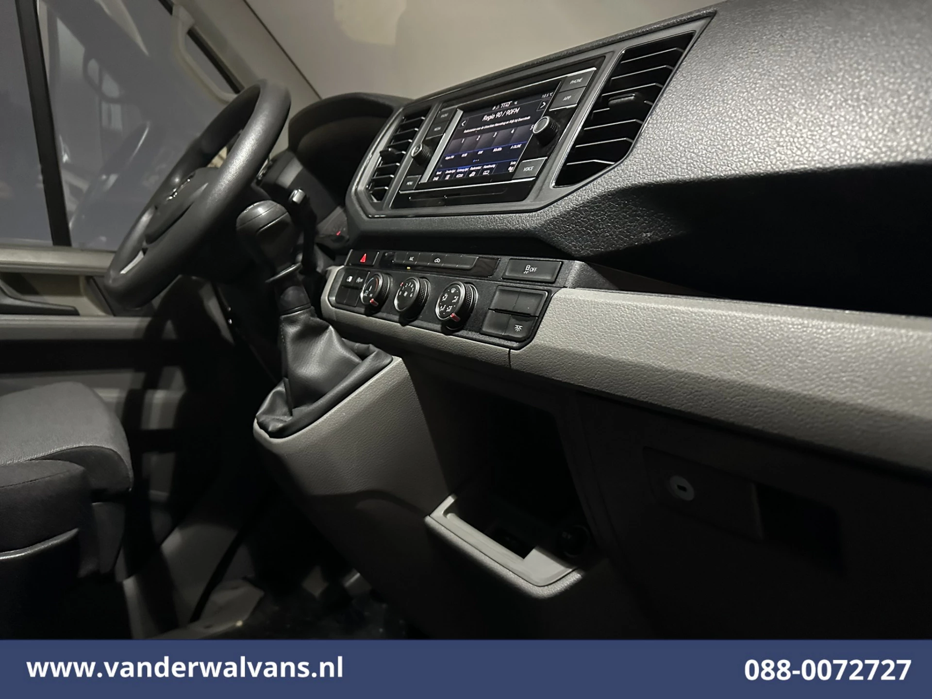 Volkswagen Crafter 2021 - 2.0 TDI 141pk L3H3 L2H2 Euro6 Airco | Camera | Apple Carplay | Android Auto | Cruisecontrol | Massagestoel image 15