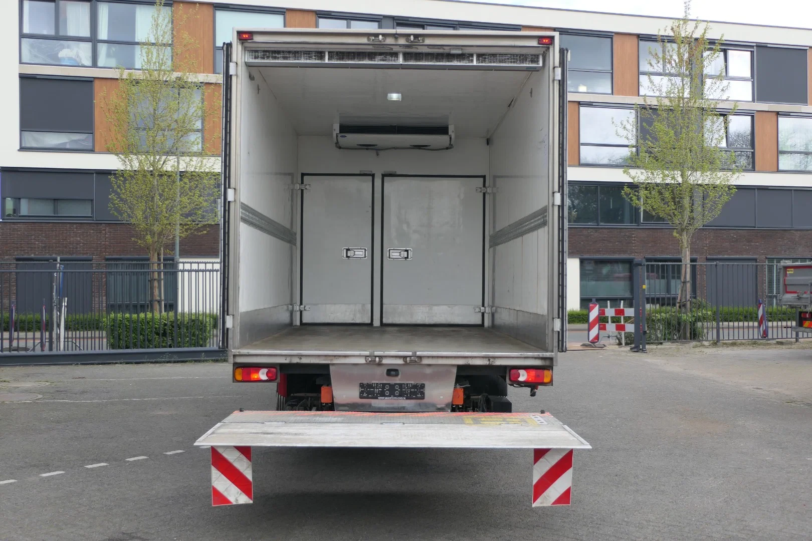 Volvo 240 2014 - FL | Carrier SUPRA 950Mt / Bi-temp | 3 Compartments | 525610Km | 2014 | 12Ton | 6 Cylinder | Dhollandia 1500Kg | TUV/MOT/APK 08-2026 | Luxembourg Truck Bild 15