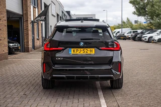 BMW iX1 2023 - xDrive30 67 kWh, Pano, Leder, Carplay, Ambient, H&K zdjecie 5