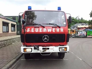 Mercedes-Benz 1019 AF 36 1982 afbeelding 2 miniatuur