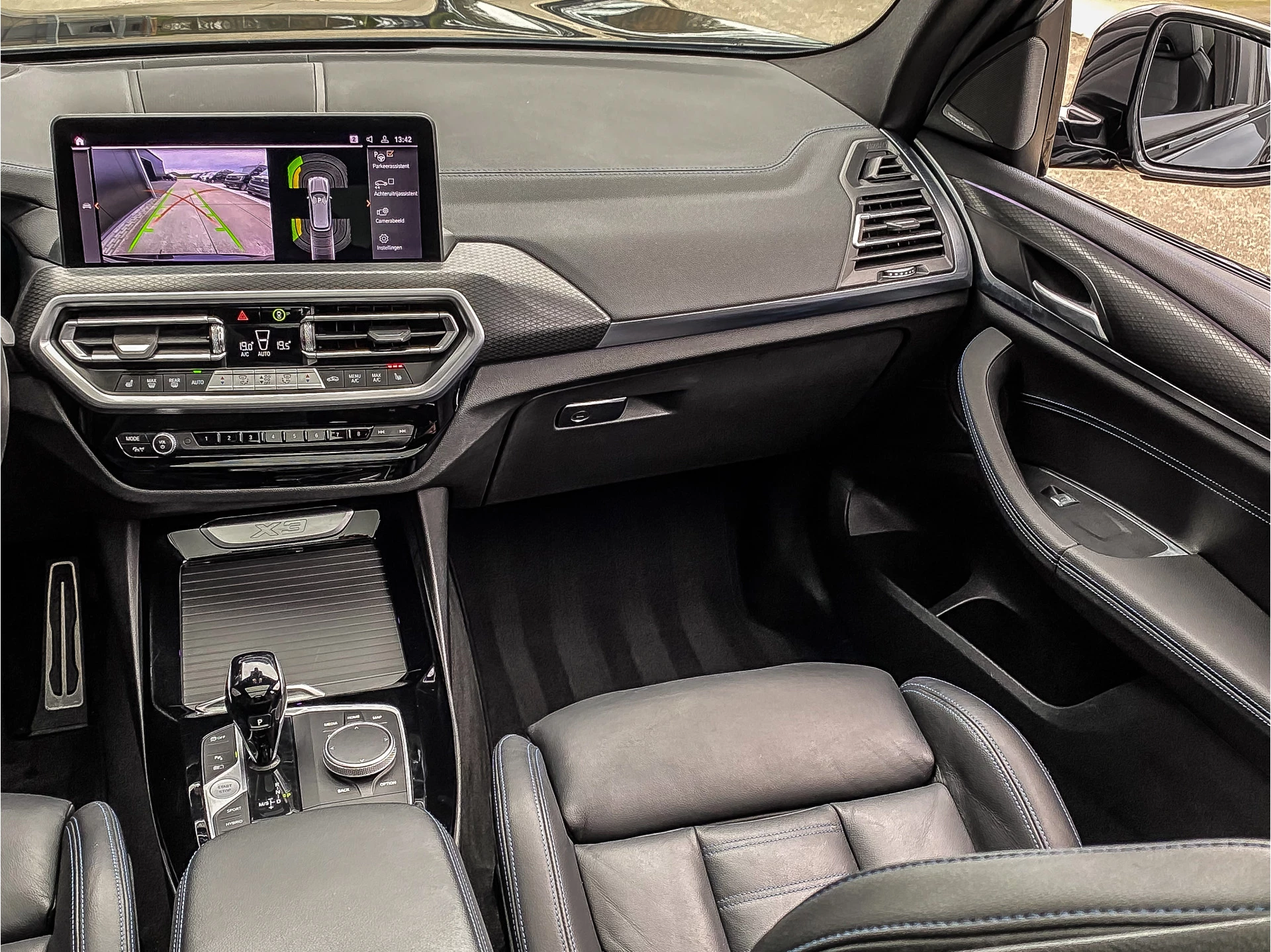 BMW X3 2023 - xDrive30e 292PK High Executive M-Sport изображение 9