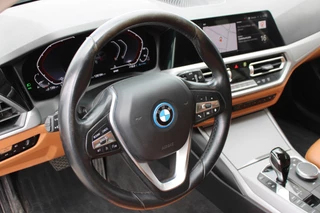 BMW 3 Series 2022 - Touring 320e High Executive LEDER NAVI CARPLAY TREKHAAK obrazek 23