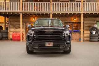 Chevrolet Silverado 2024 - High Country 6.2 V8 image 4