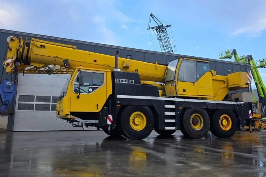 Liebherr 2006 - LTM1045-1 As-Is, Non working, 6x6x6 Drive, 45t Cap image 1