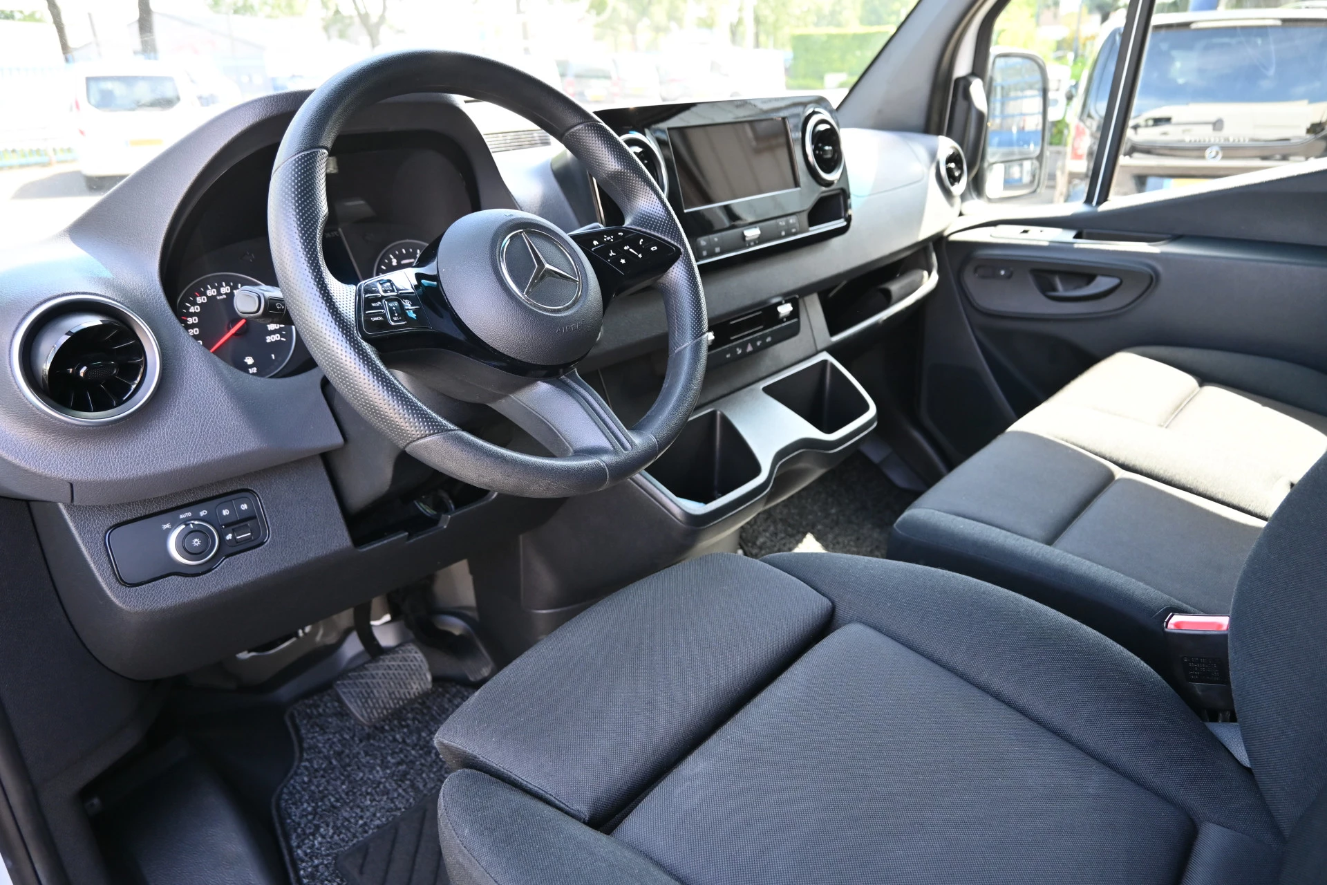 Mercedes-Benz Sprinter 2024 - 317 CDI L2H2 Pro zdjęcie 4