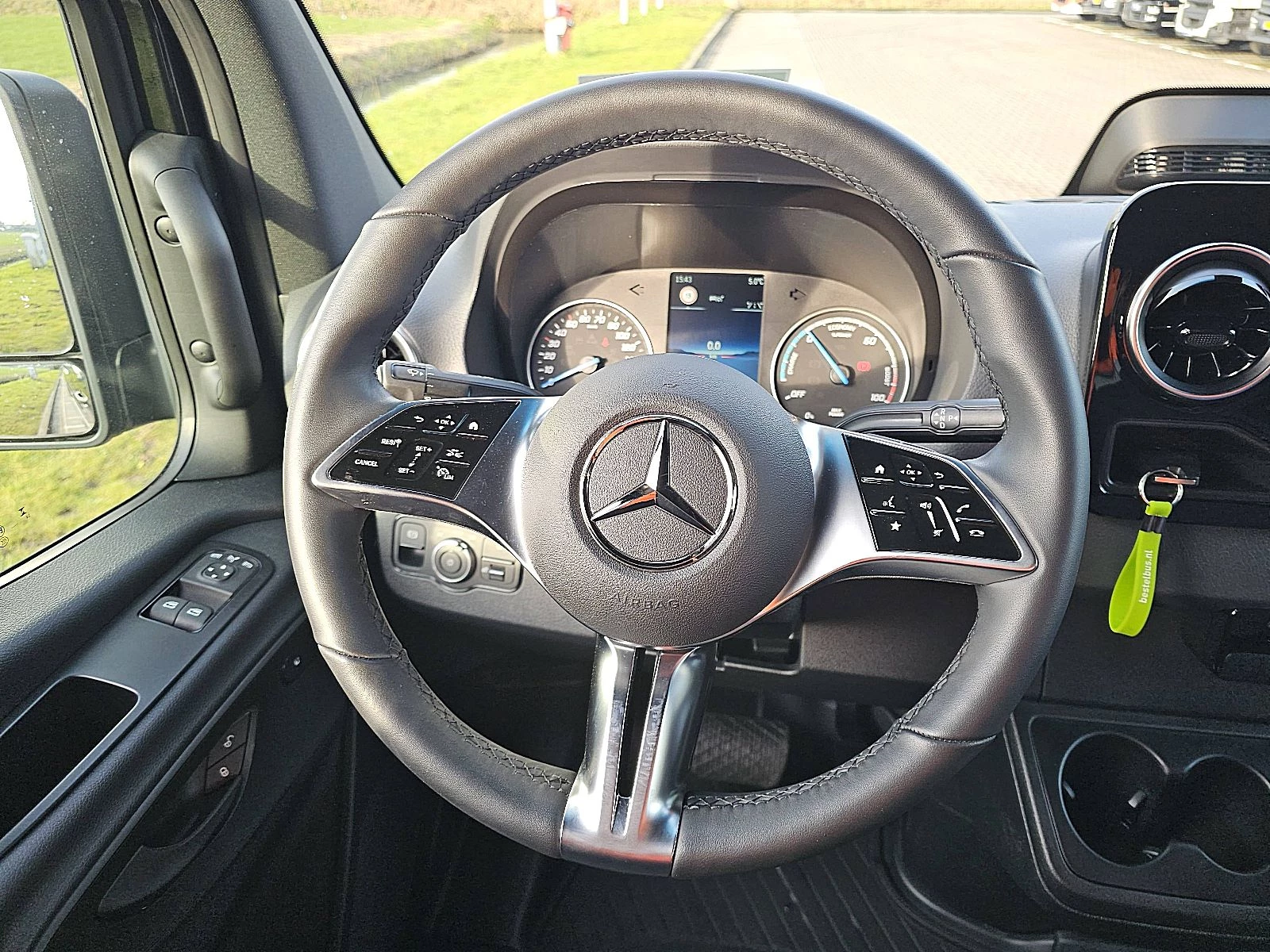 Mercedes-Benz eSprinter 2024 Bild 12