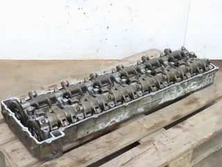 Mercedes-Benz - Engines & Parts Nokkenashuis compleet MB OM471 afbeelding 1 miniatuur